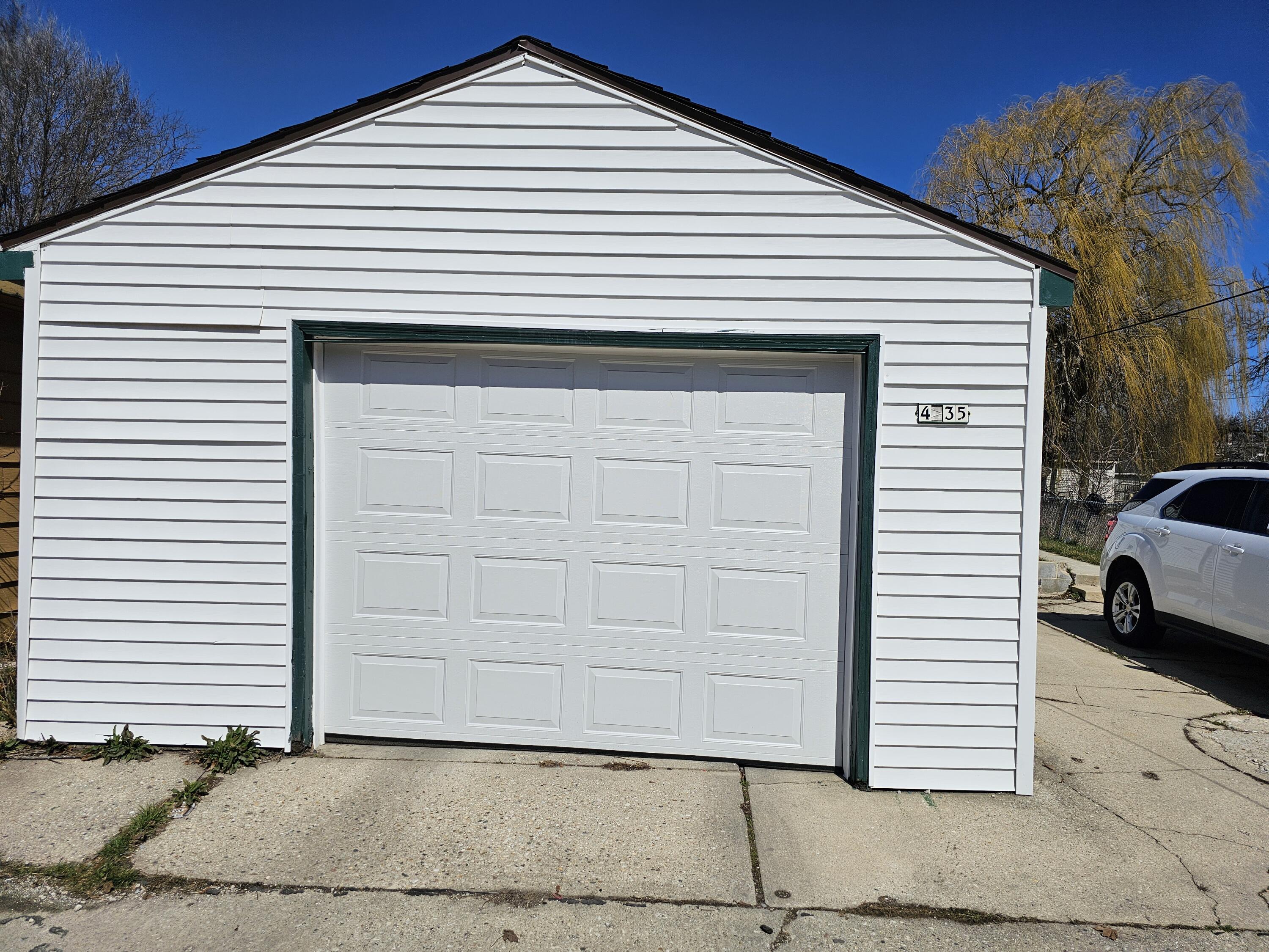 4735 W Luscher Ave, Milwaukee
