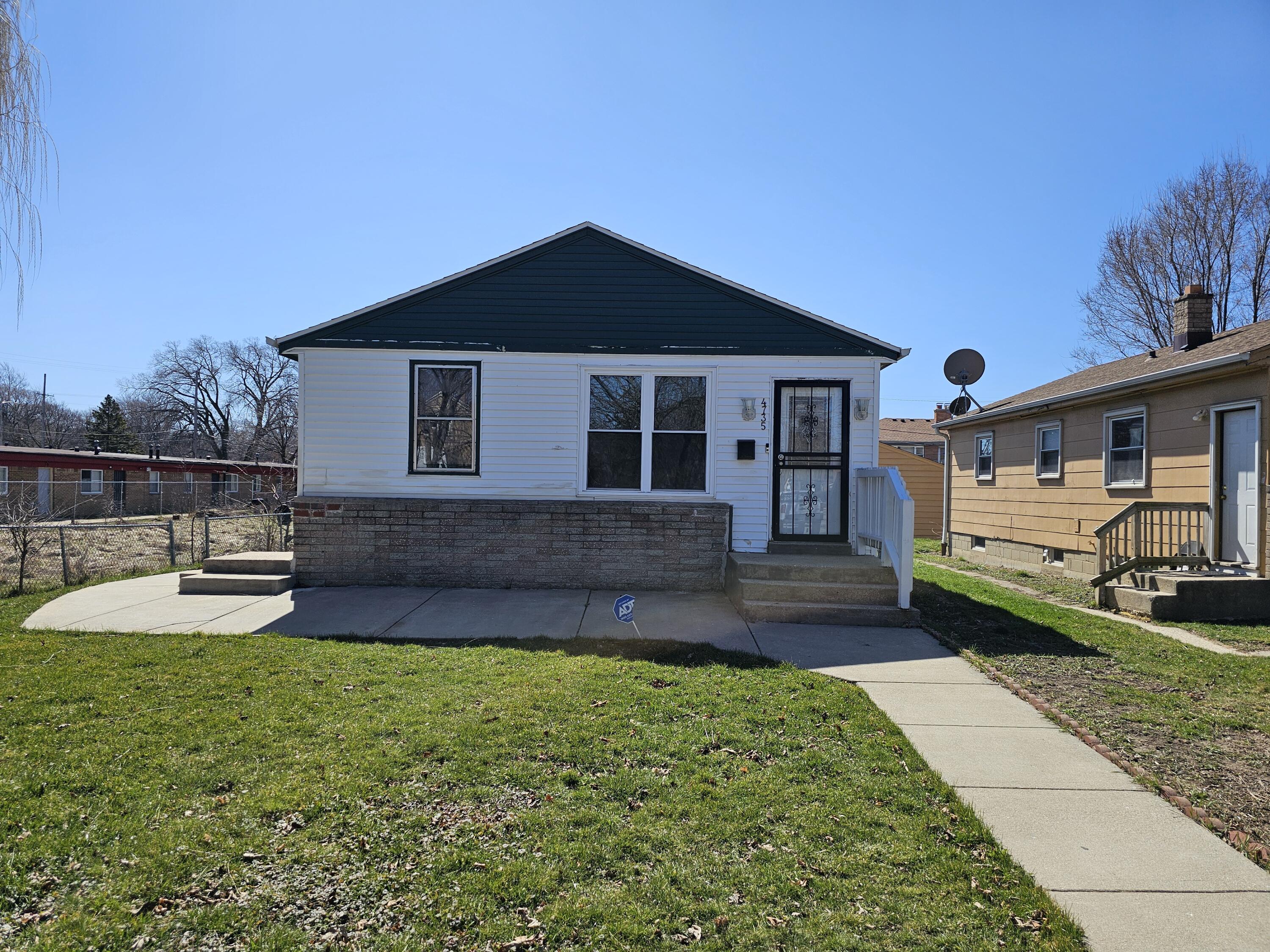 4735 W Luscher Ave, Milwaukee