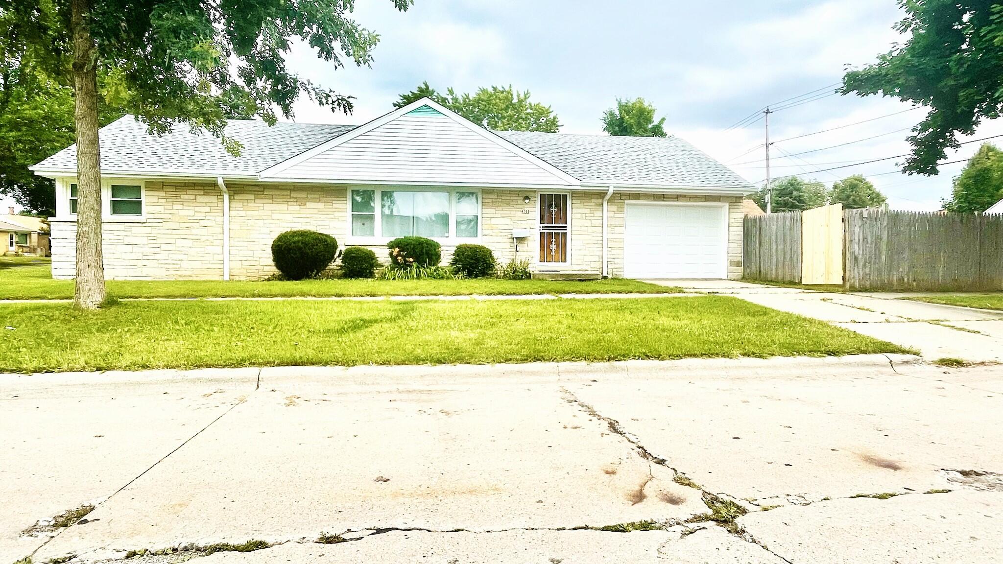 6305 W Armitage Ave, Milwaukee