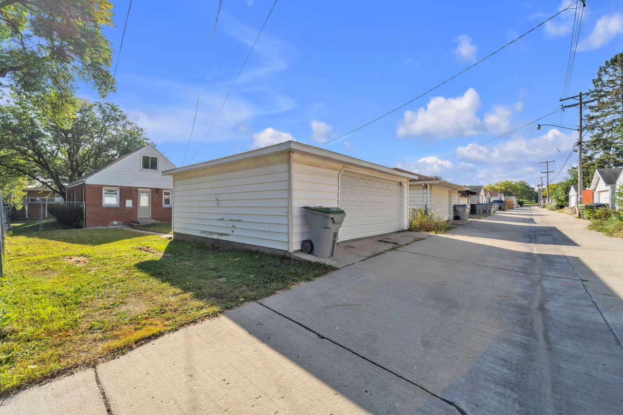 2803 S 49th St, Milwaukee