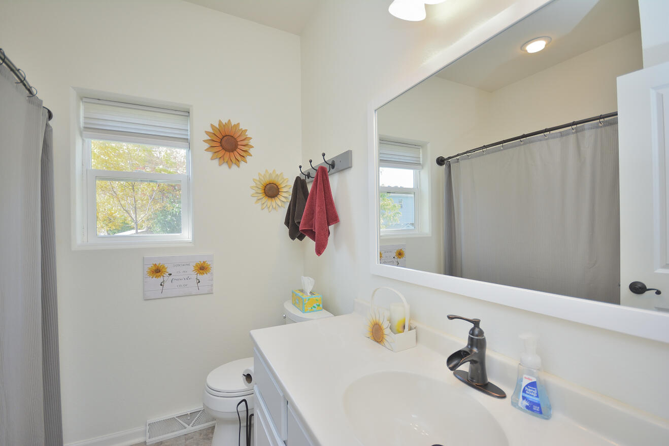 4333 S 51st St, Greenfield