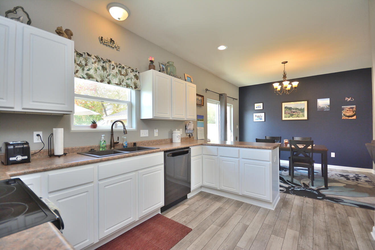 4333 S 51st St, Greenfield