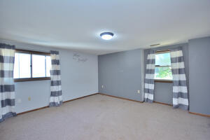 6137 W Stevenson St, Milwaukee