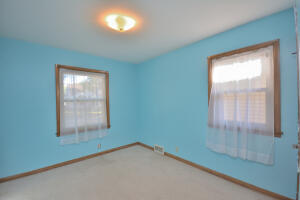 6137 W Stevenson St, Milwaukee