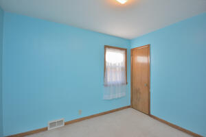 6137 W Stevenson St, Milwaukee