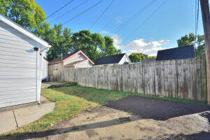 6137 W Stevenson St, Milwaukee