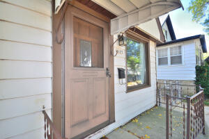 6137 W Stevenson St, Milwaukee