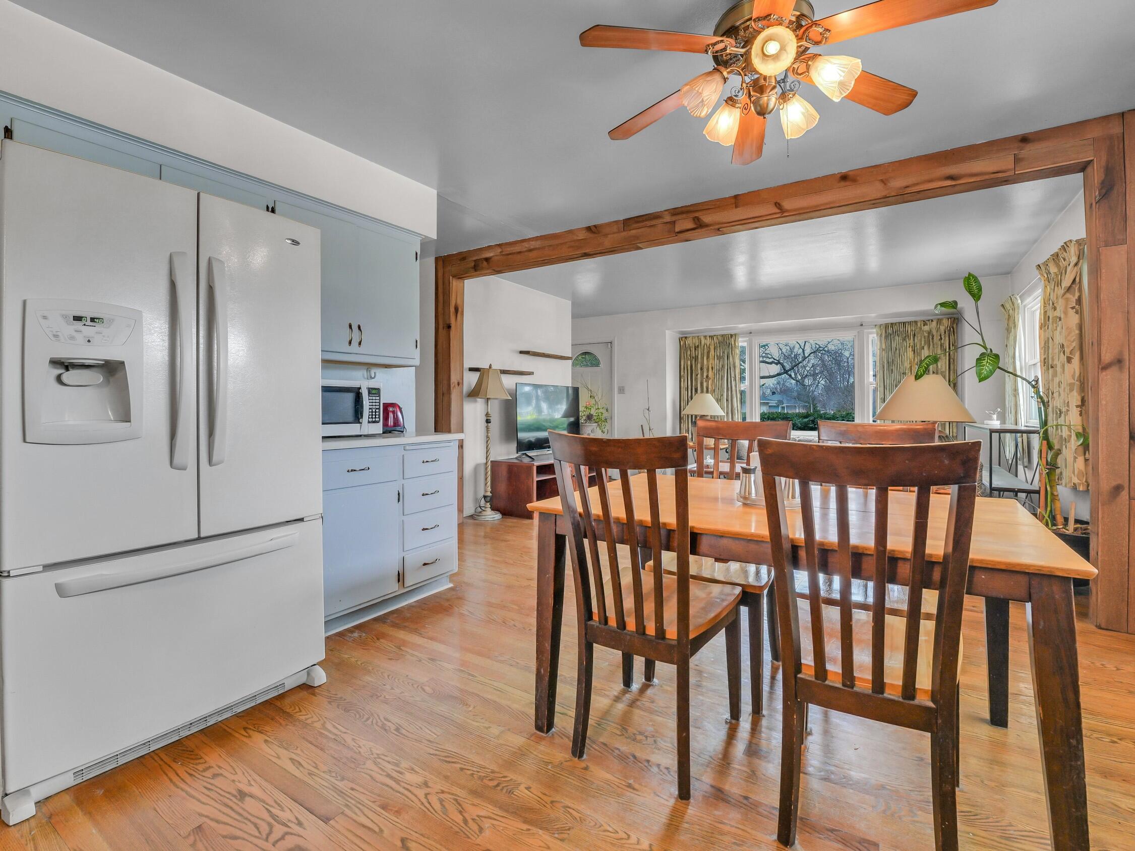 3461 E Bonnie Dr, Oak Creek