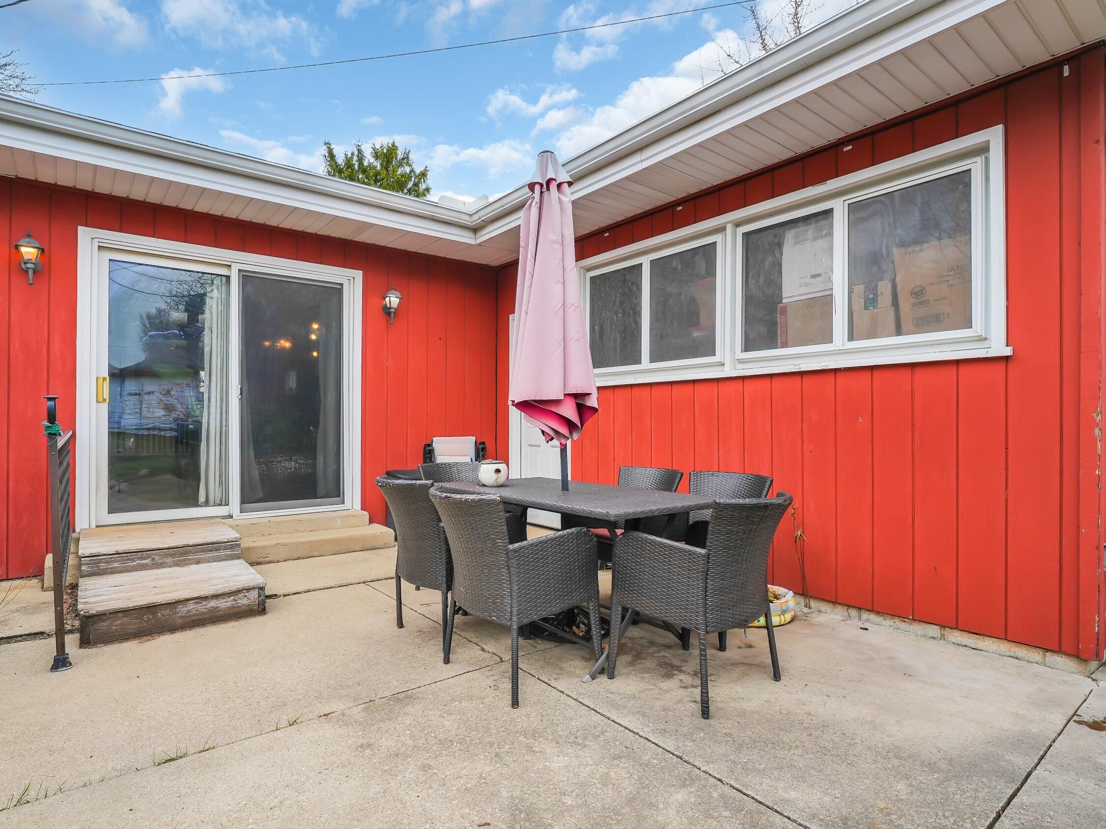 3461 E Bonnie Dr, Oak Creek