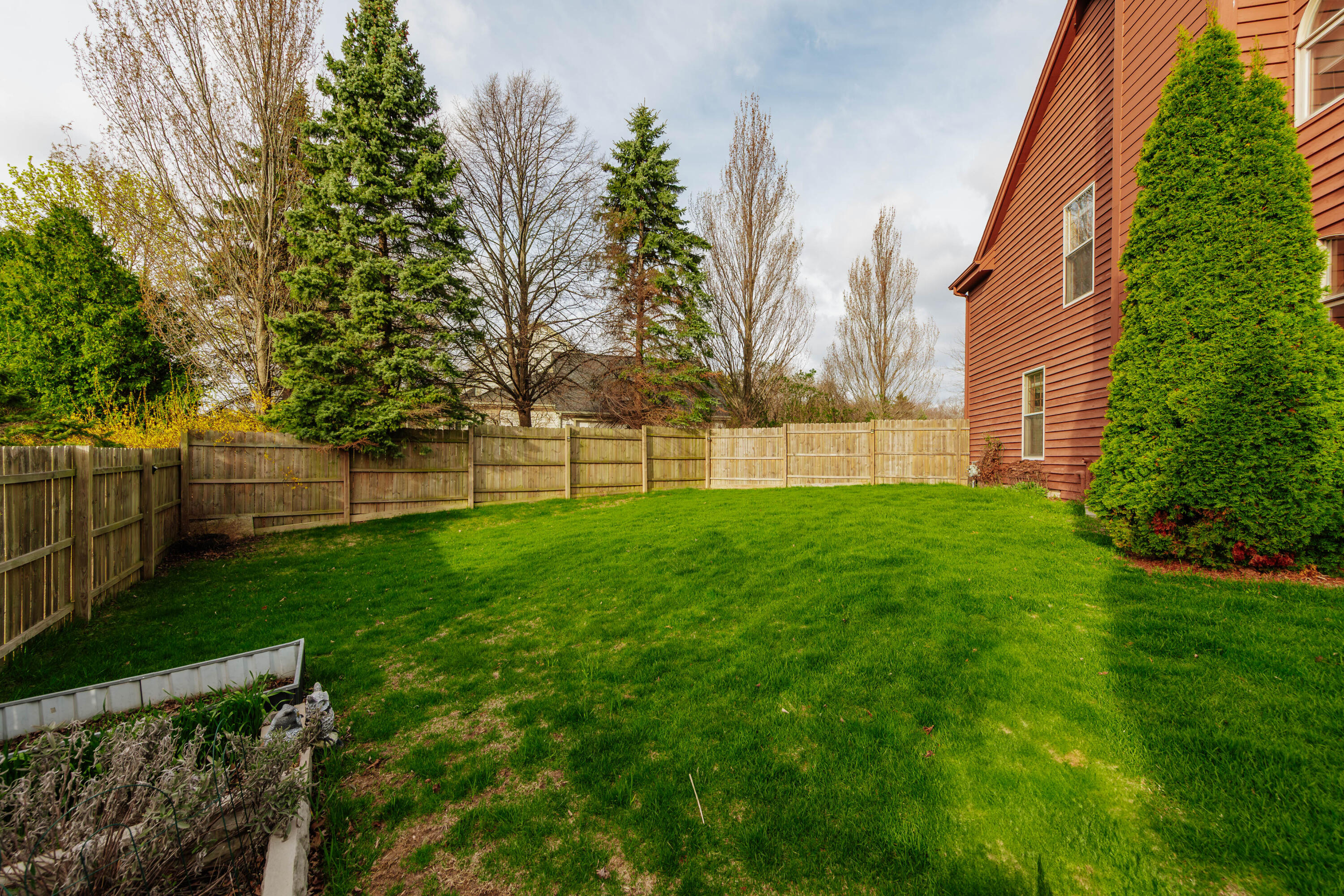 194 W Fairfield Ct, Oak Creek