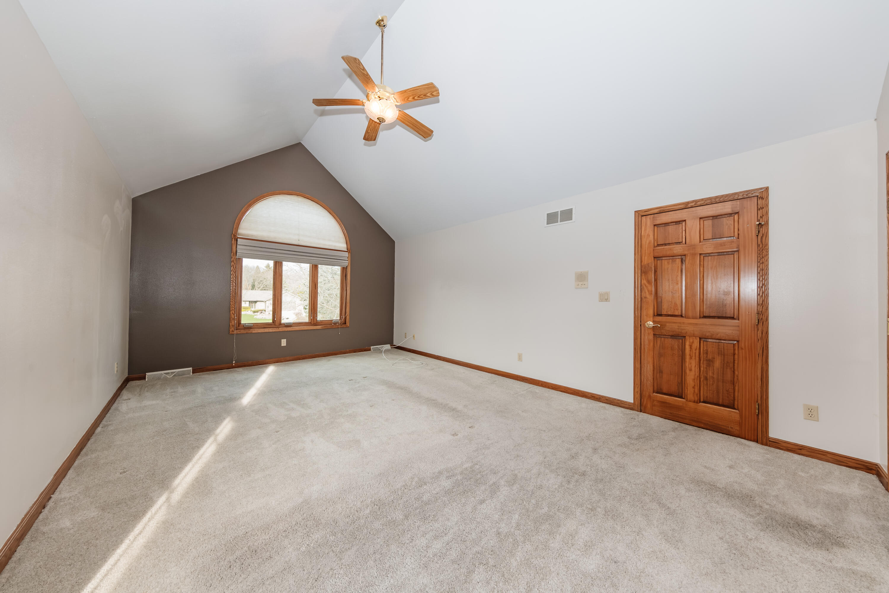 194 W Fairfield Ct, Oak Creek