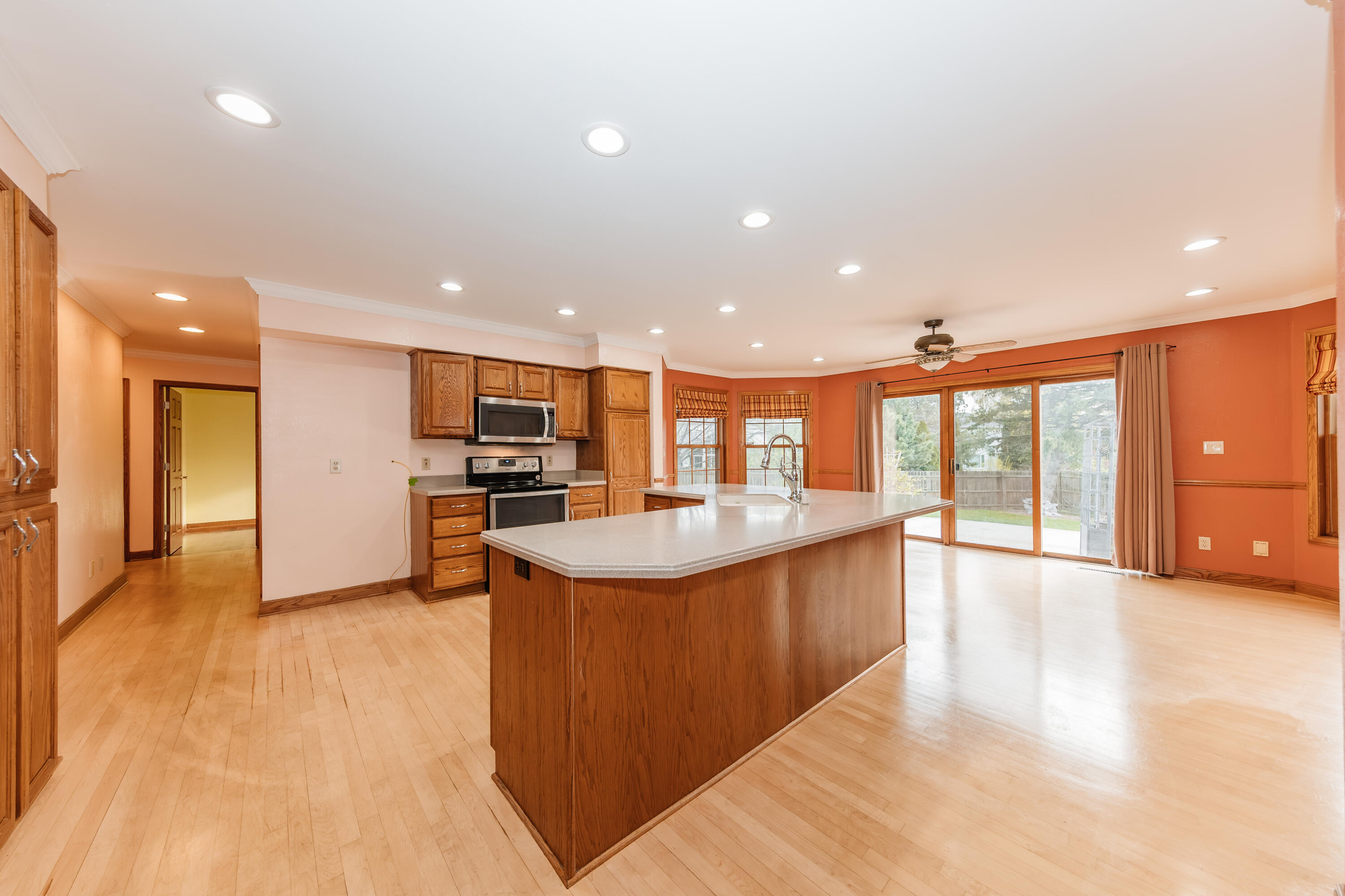194 W Fairfield Ct, Oak Creek