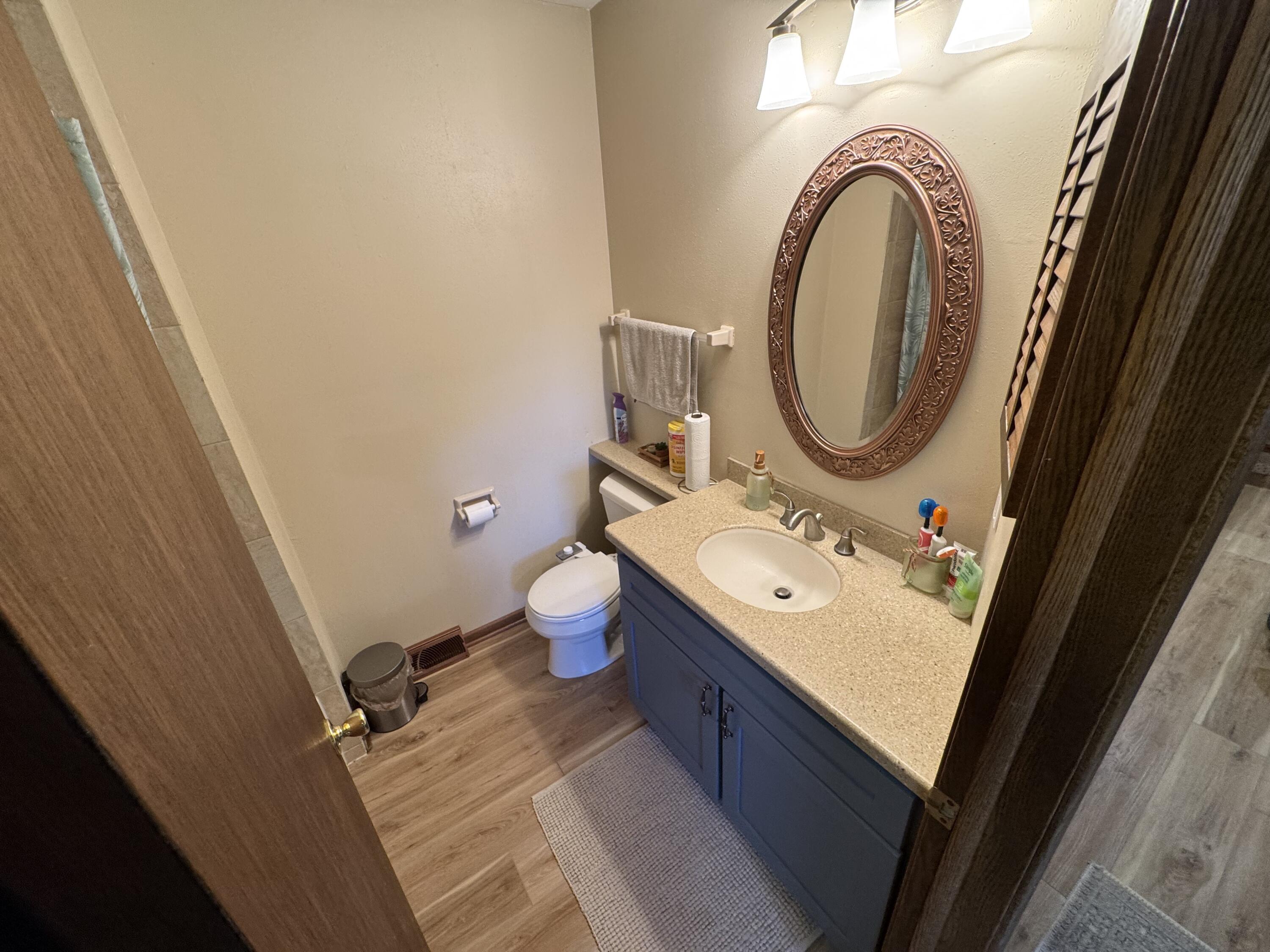 7547 S 74th St, Franklin