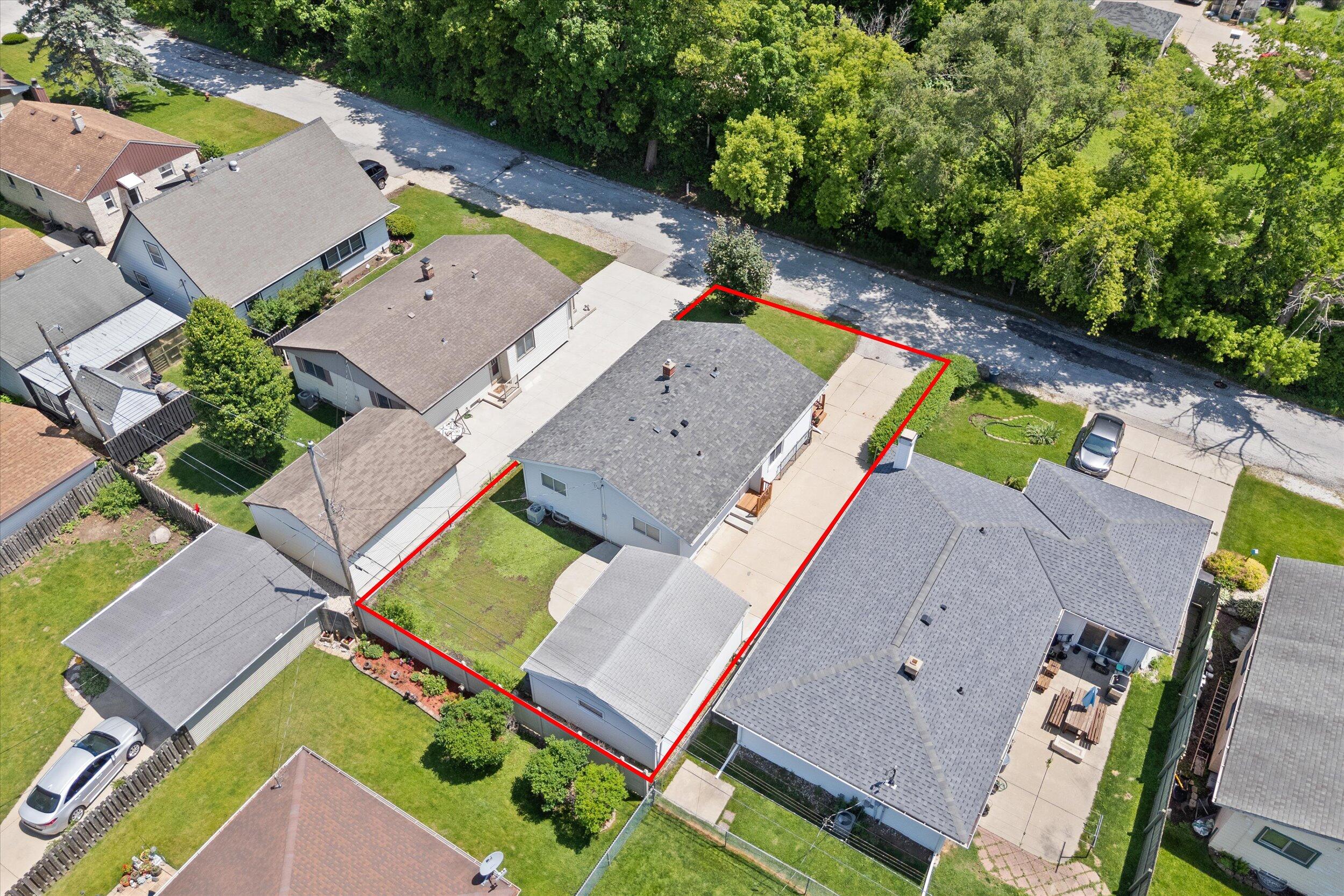 4261 S 88th St, Greenfield