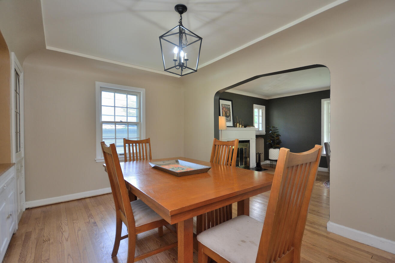 613 Pleasant View St, Wauwatosa