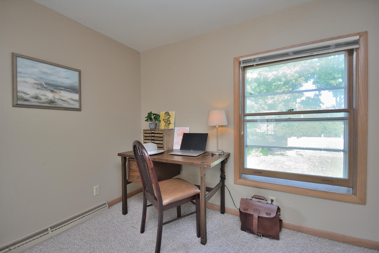 613 Pleasant View St, Wauwatosa