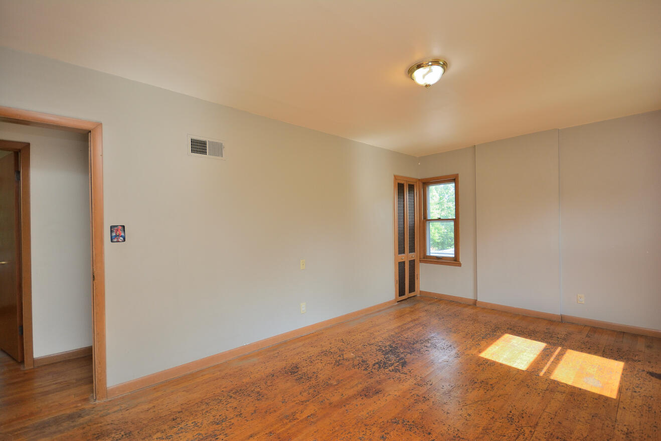613 Pleasant View St, Wauwatosa