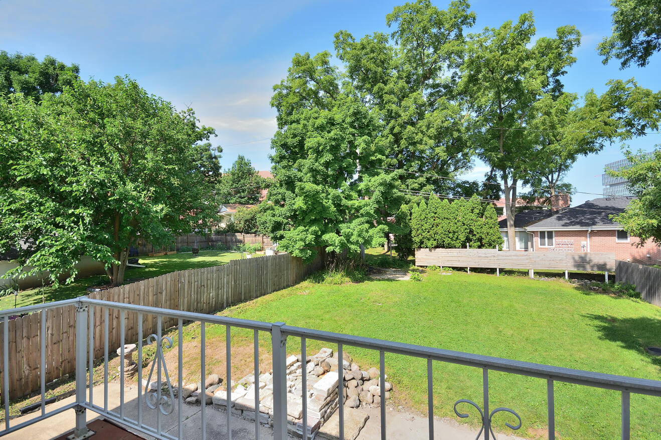 613 Pleasant View St, Wauwatosa