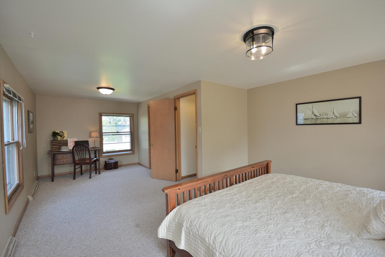 613 Pleasant View St, Wauwatosa