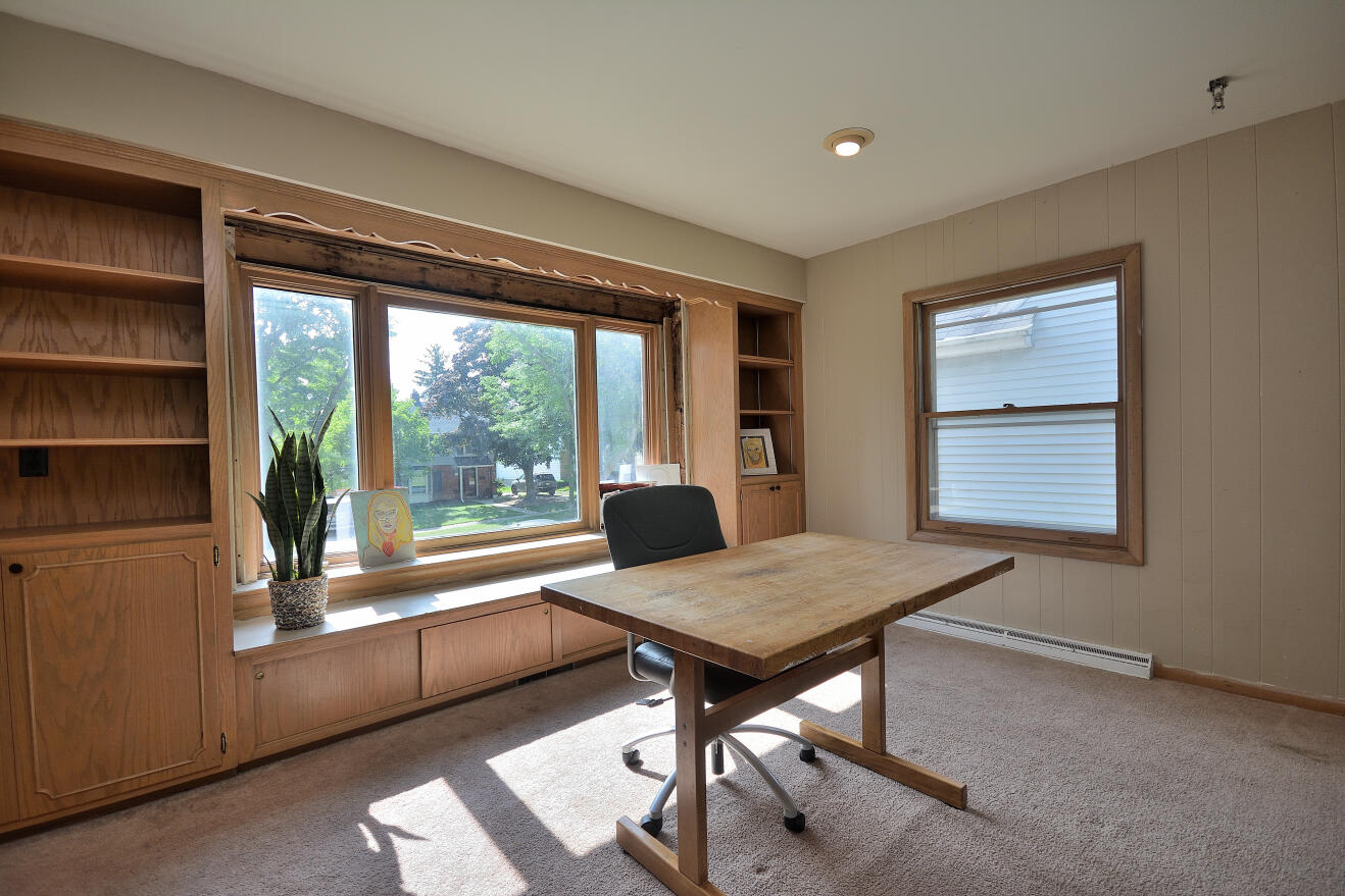 613 Pleasant View St, Wauwatosa