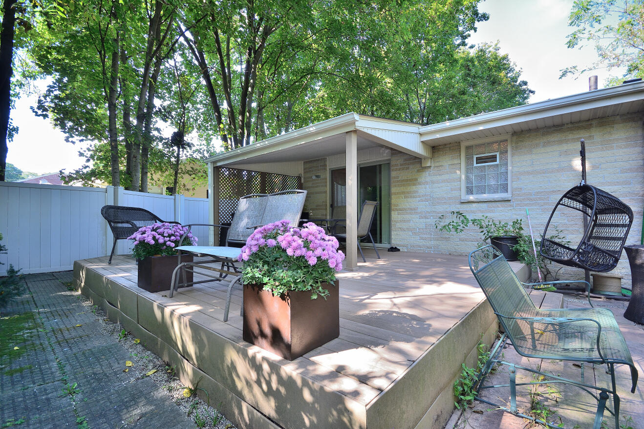 10201 Brookside Dr, Hales Corners