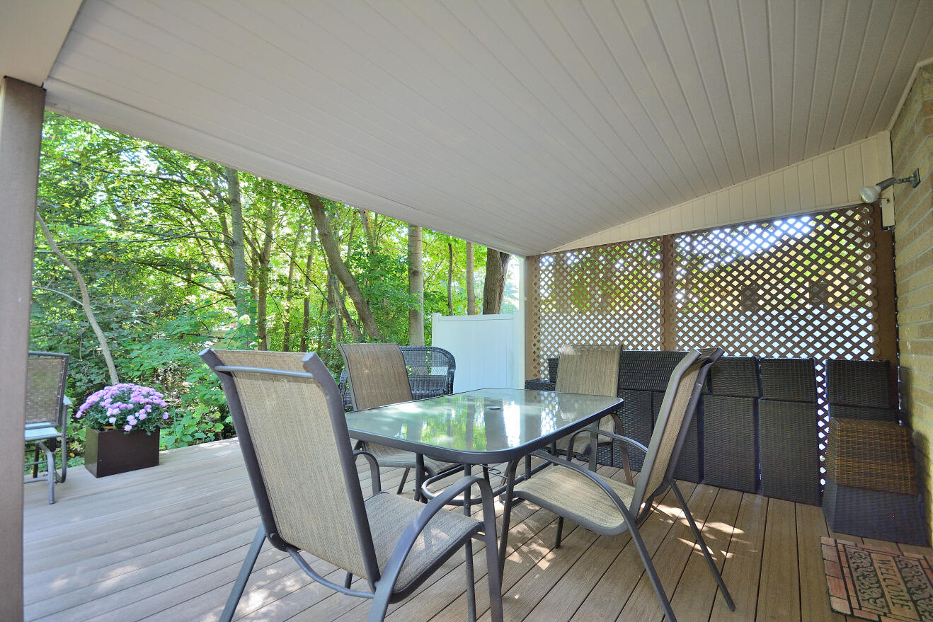 10201 Brookside Dr, Hales Corners
