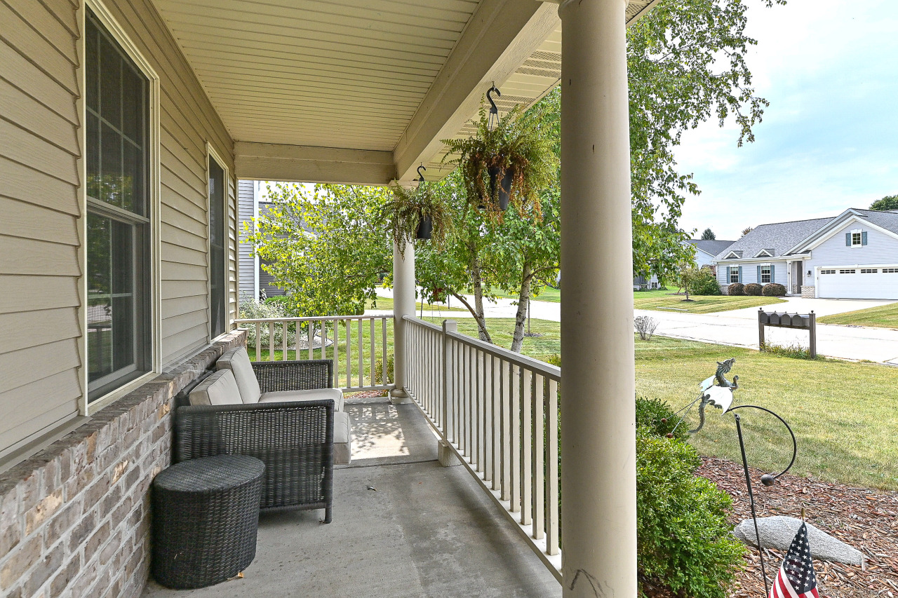 1053 Tallgrass Ln, Mount Pleasant