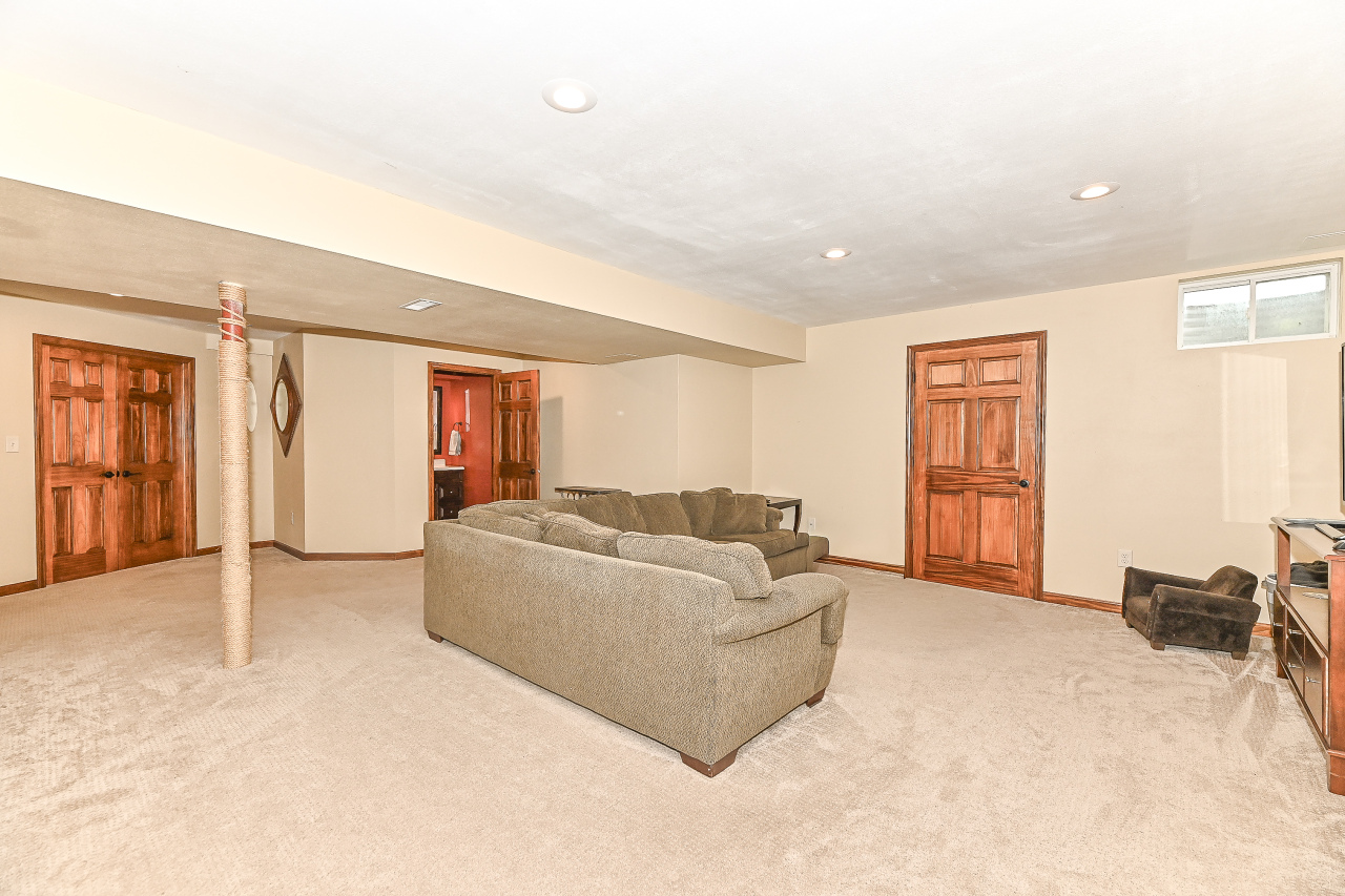 1053 Tallgrass Ln, Mount Pleasant