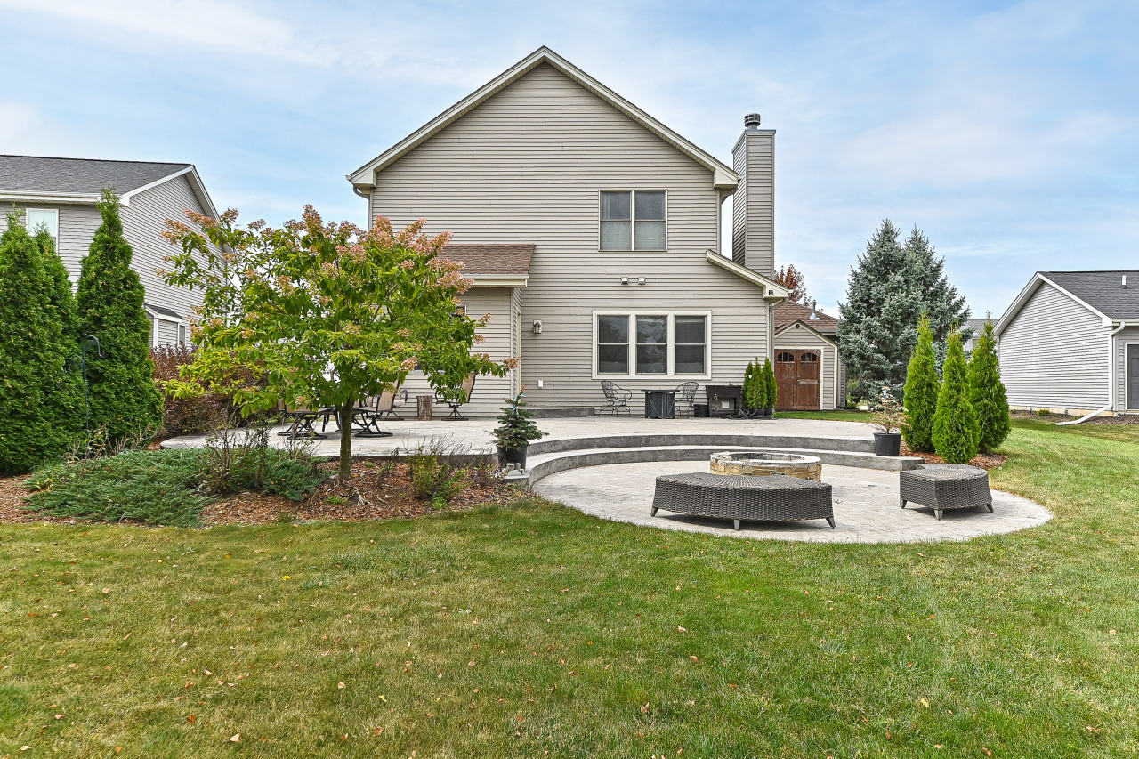 1053 Tallgrass Ln, Mount Pleasant