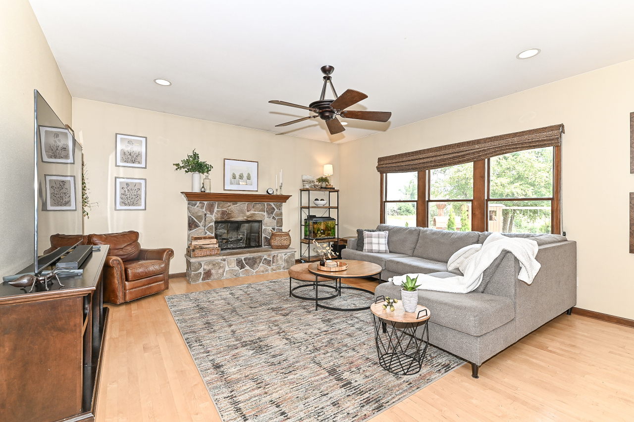 1053 Tallgrass Ln, Mount Pleasant