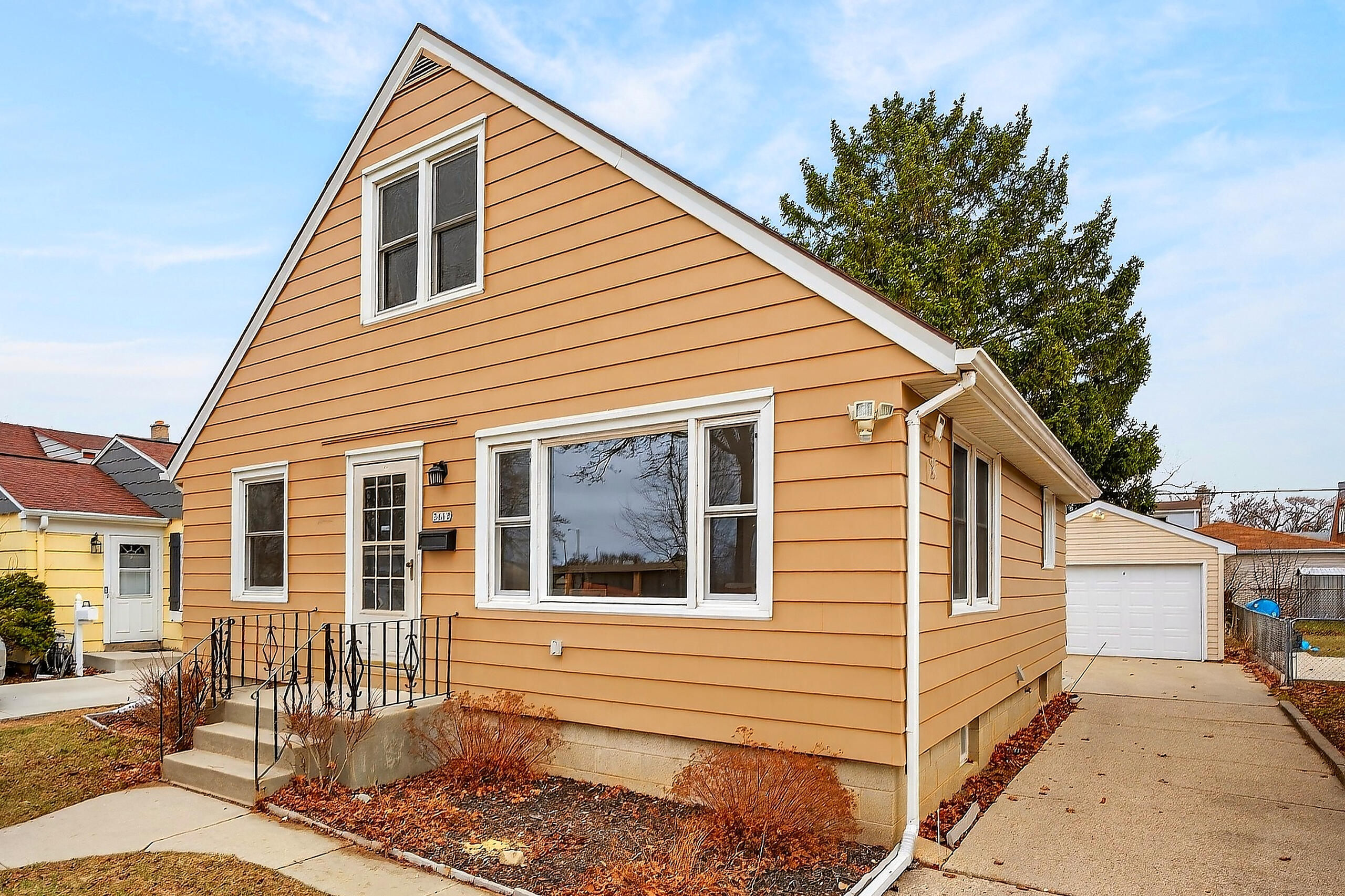3612 N 94th St, Milwaukee