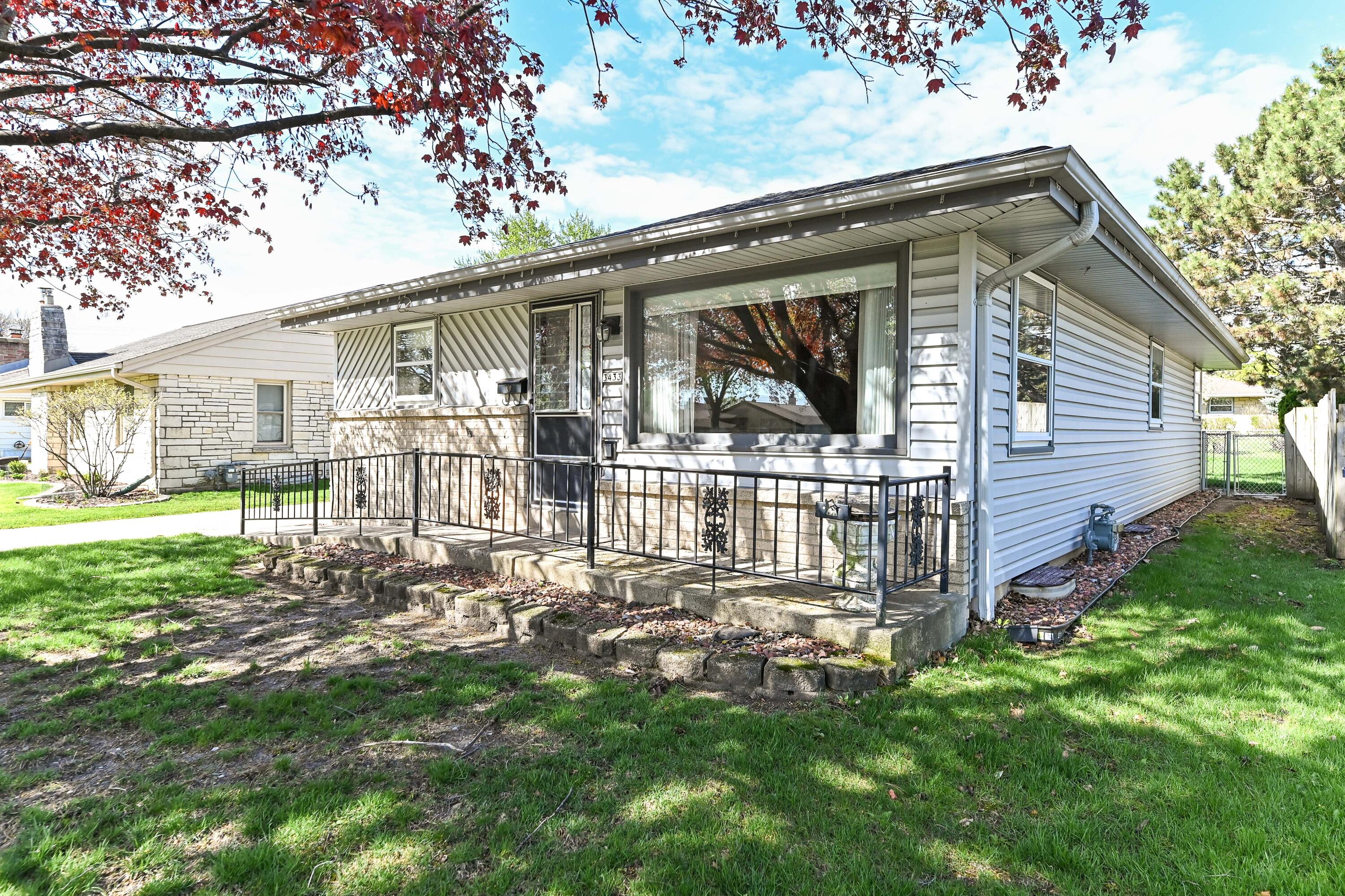 3433 S 85th St, Milwaukee