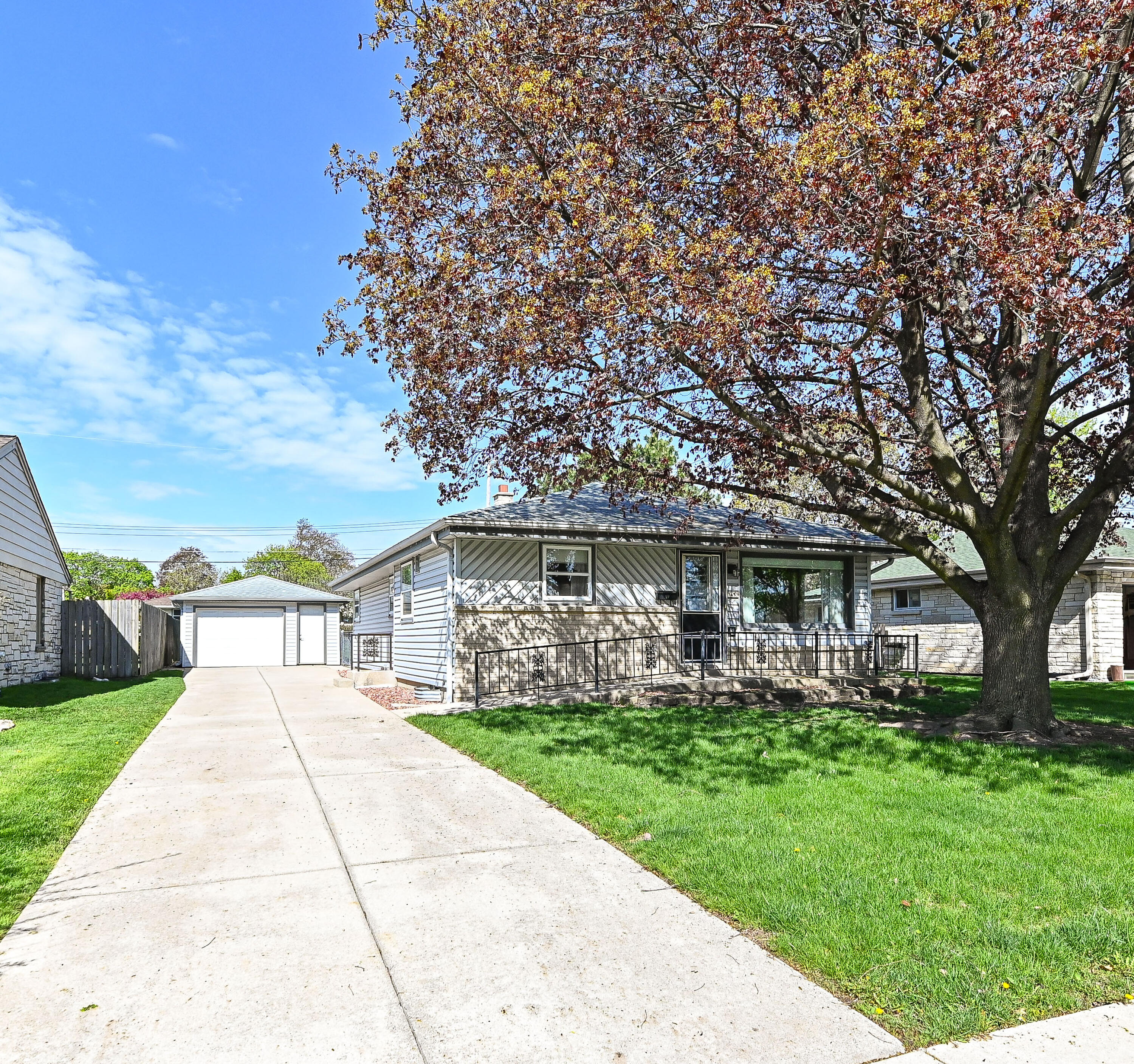3433 S 85th St, Milwaukee