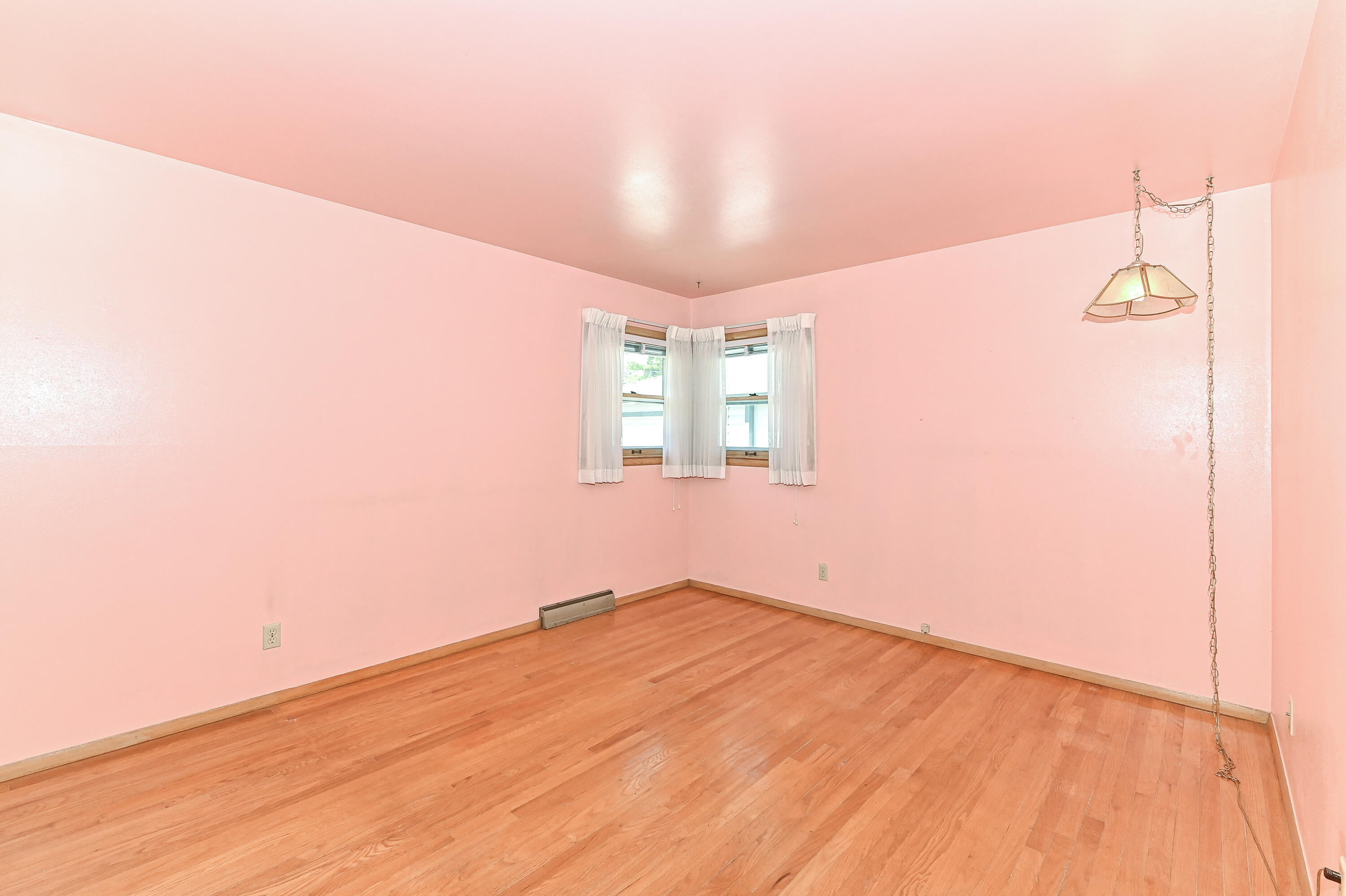 3433 S 85th St, Milwaukee