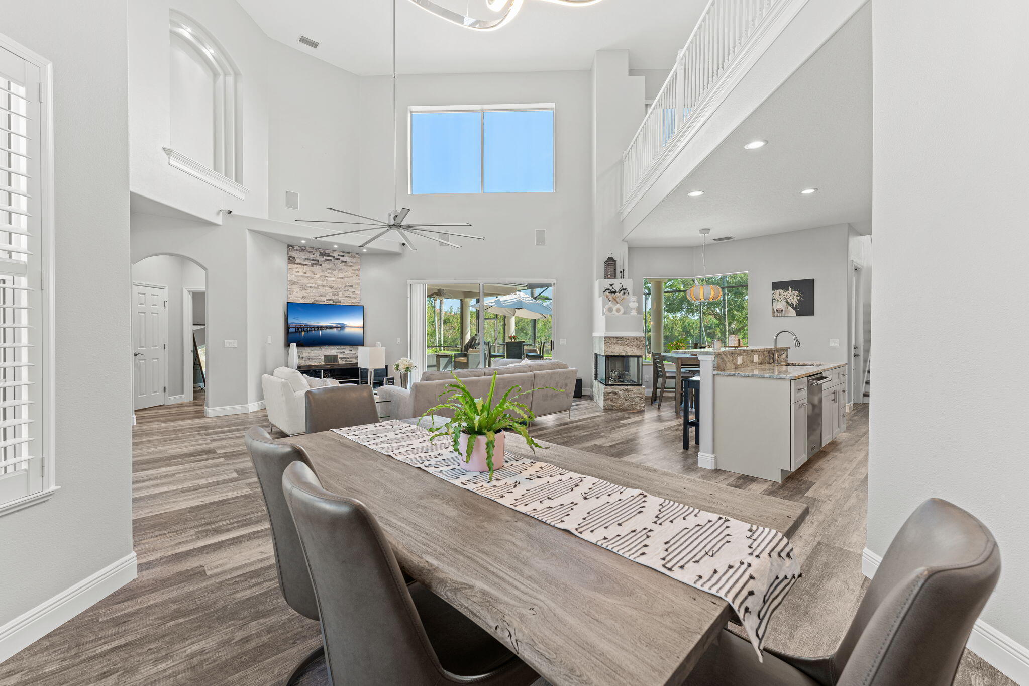 845 Chatsworth Drive