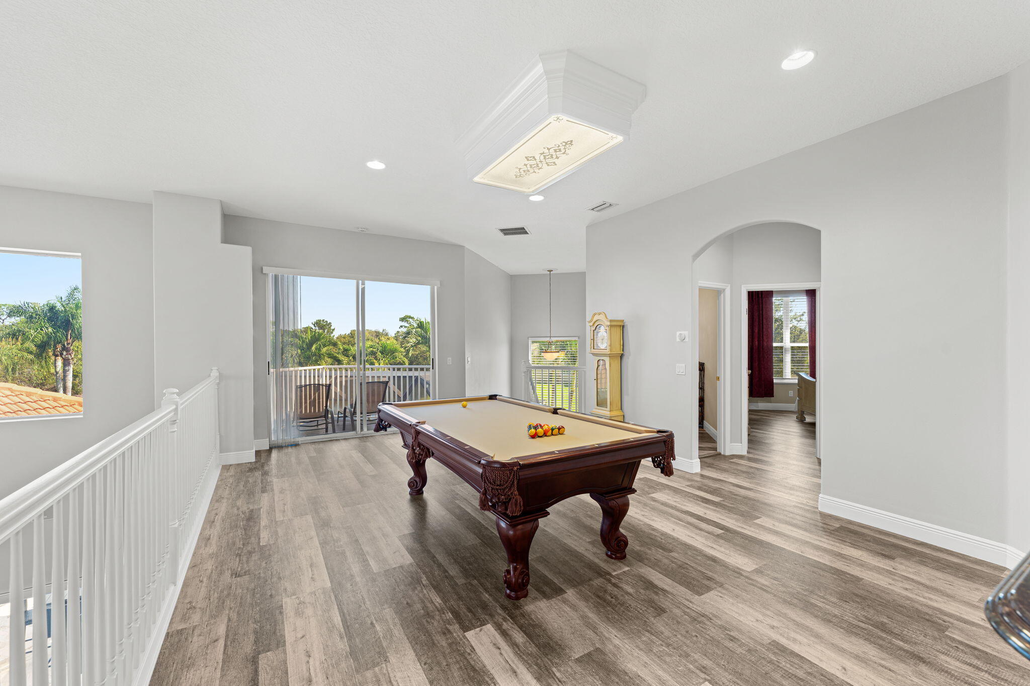 845 Chatsworth Drive