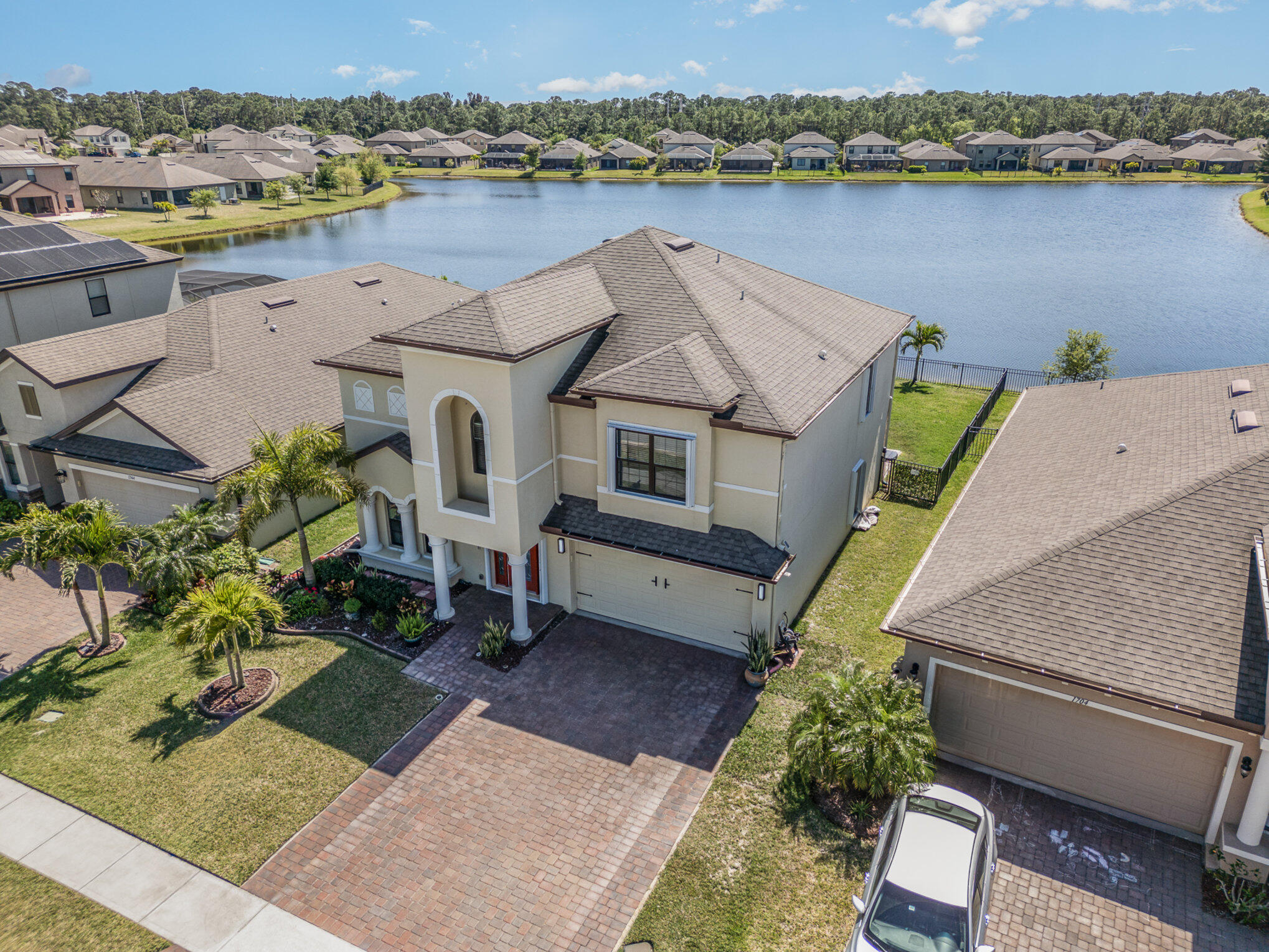 1724 Musgrass Circle