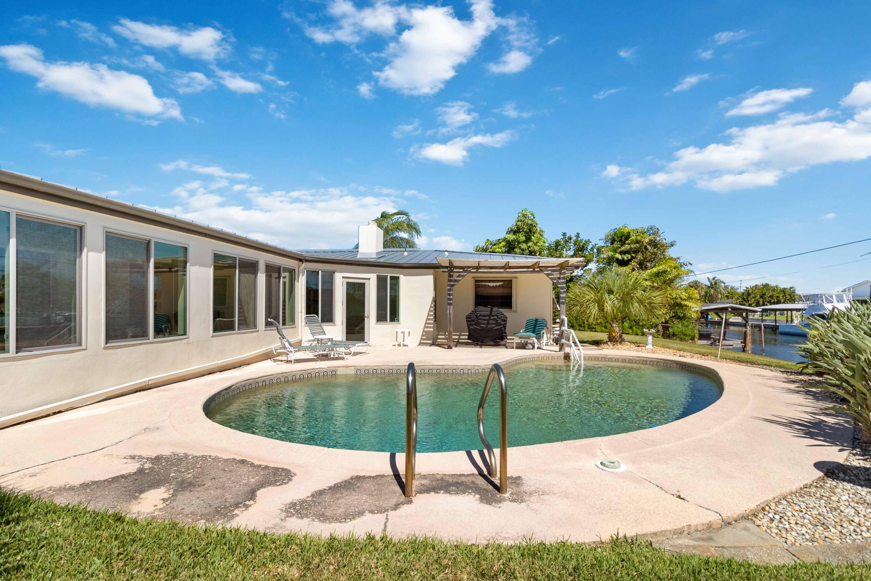 665 Redwood Court