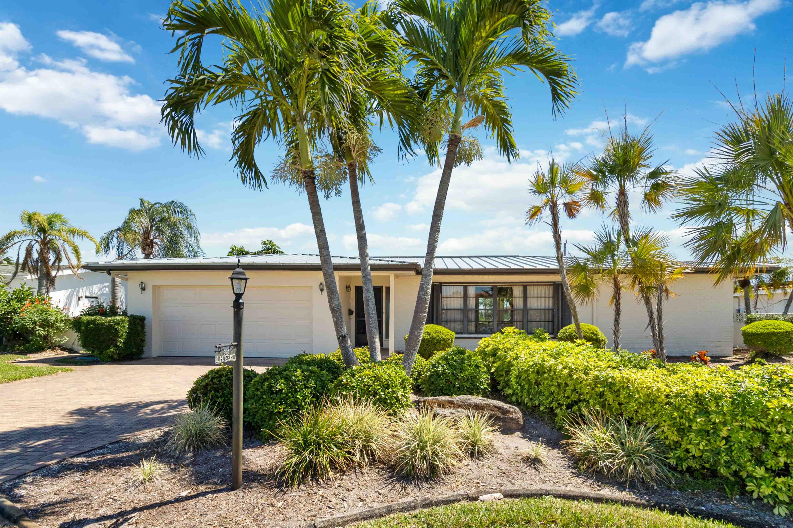 665 Redwood Court
