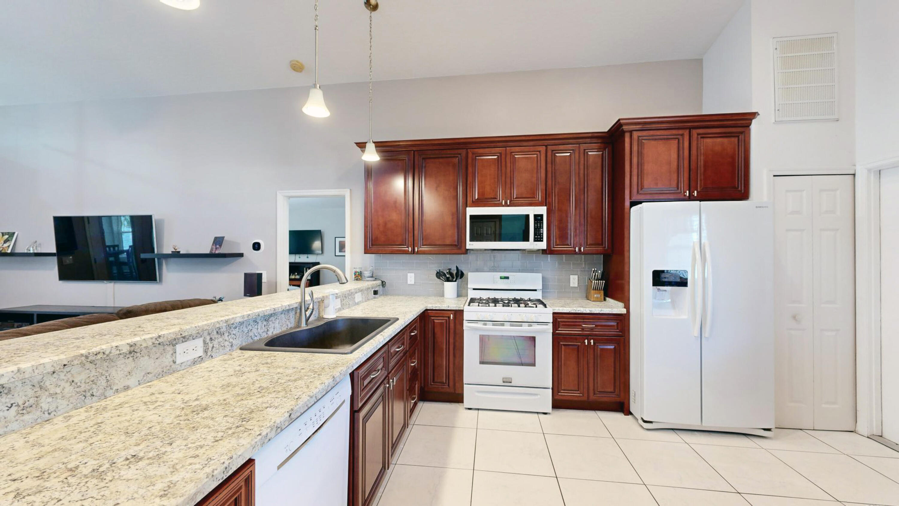 6828 Whitetail Court