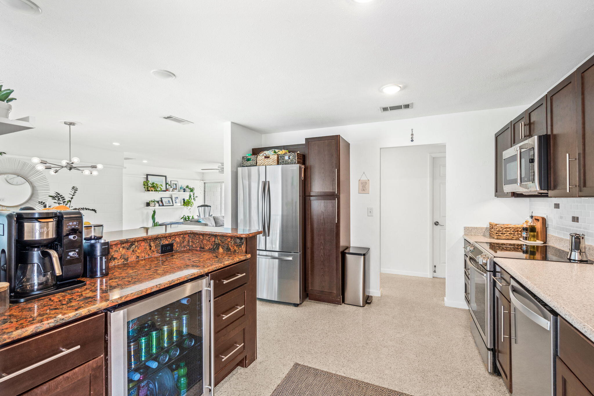 932 Brunswick Lane