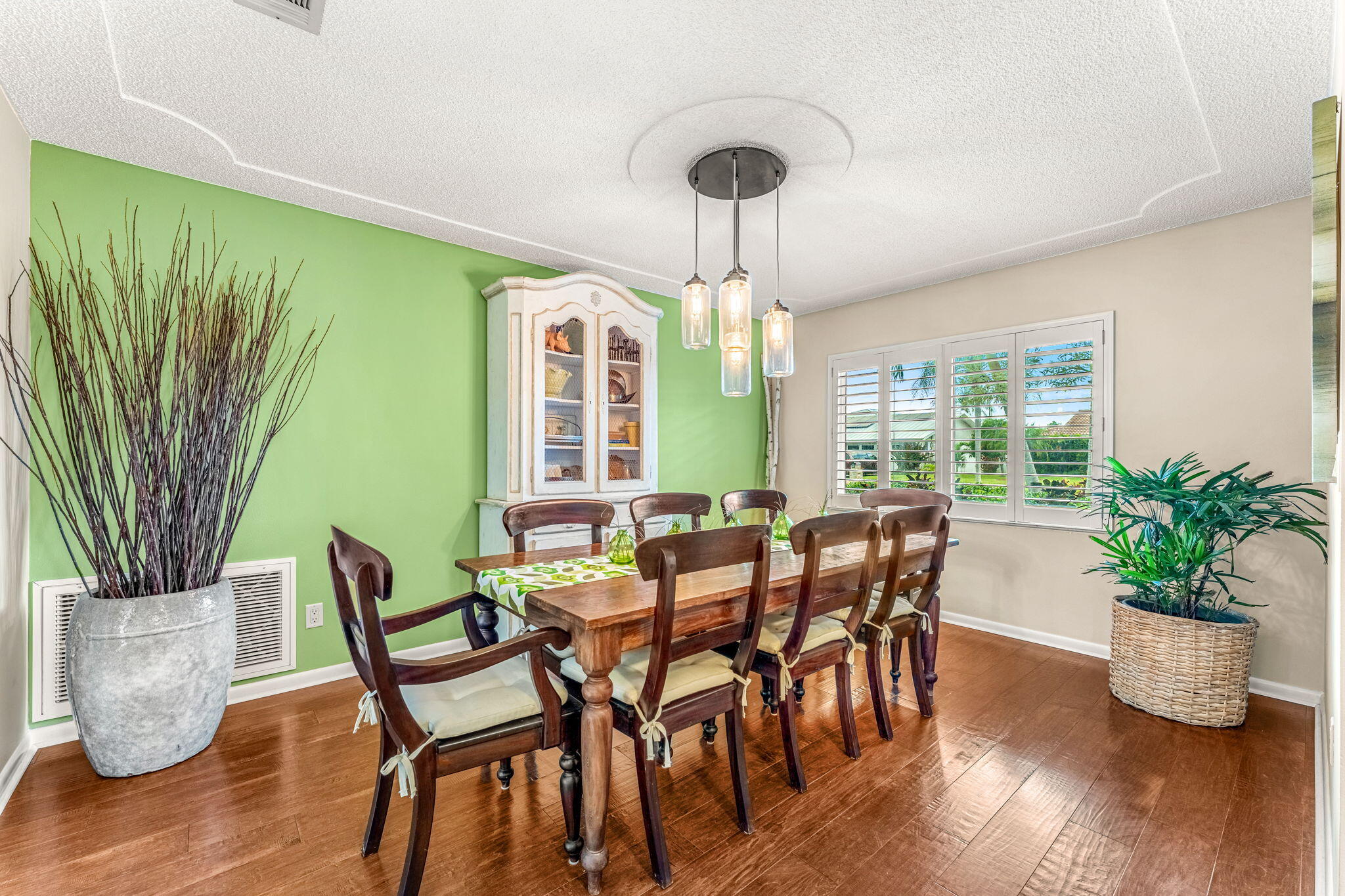 422 St. Lucia Court