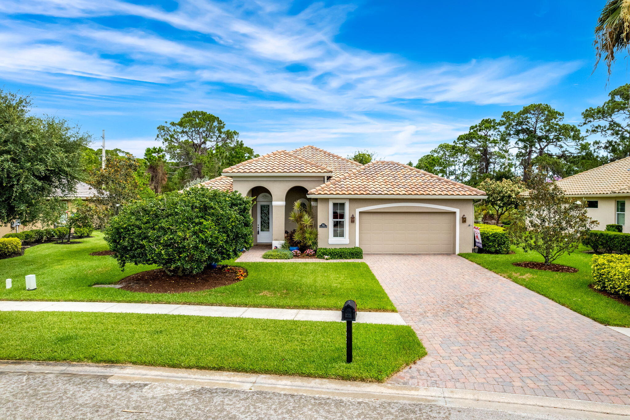 7663 Fieldstone Ranch Square