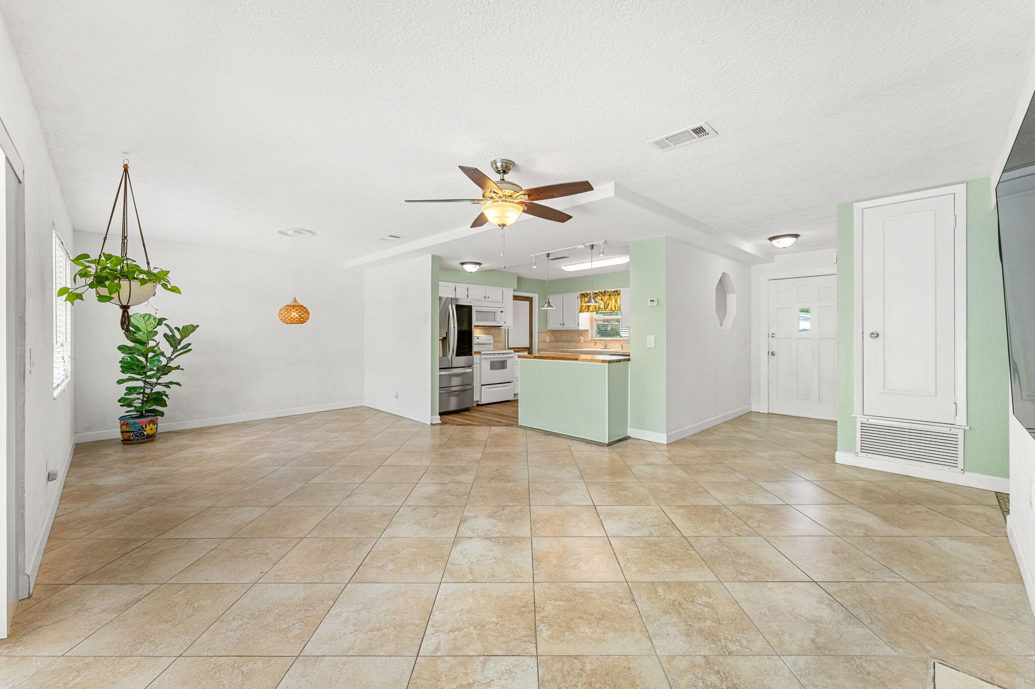 4945 Cocoanut Drive
