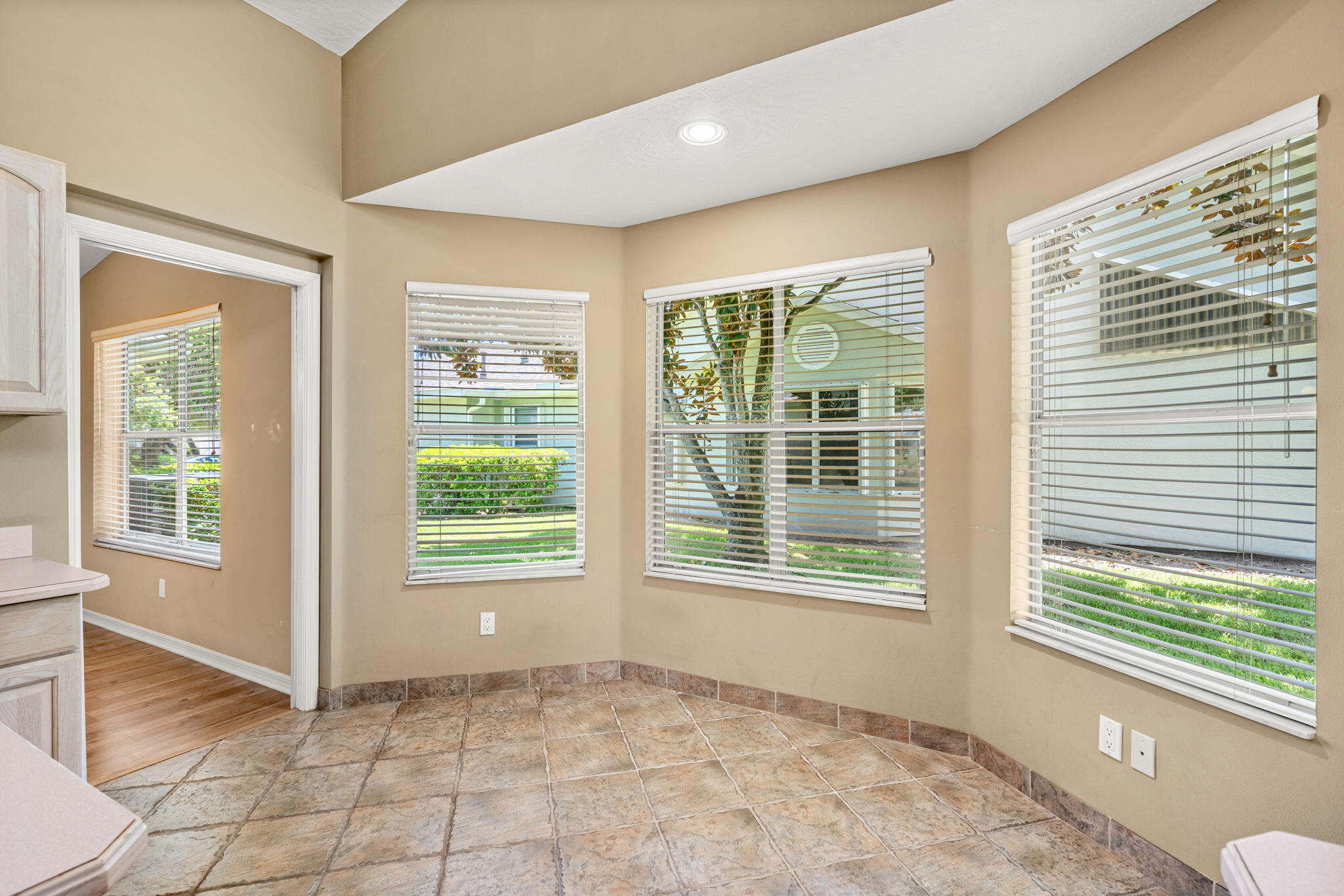 874 Oakwood Drive