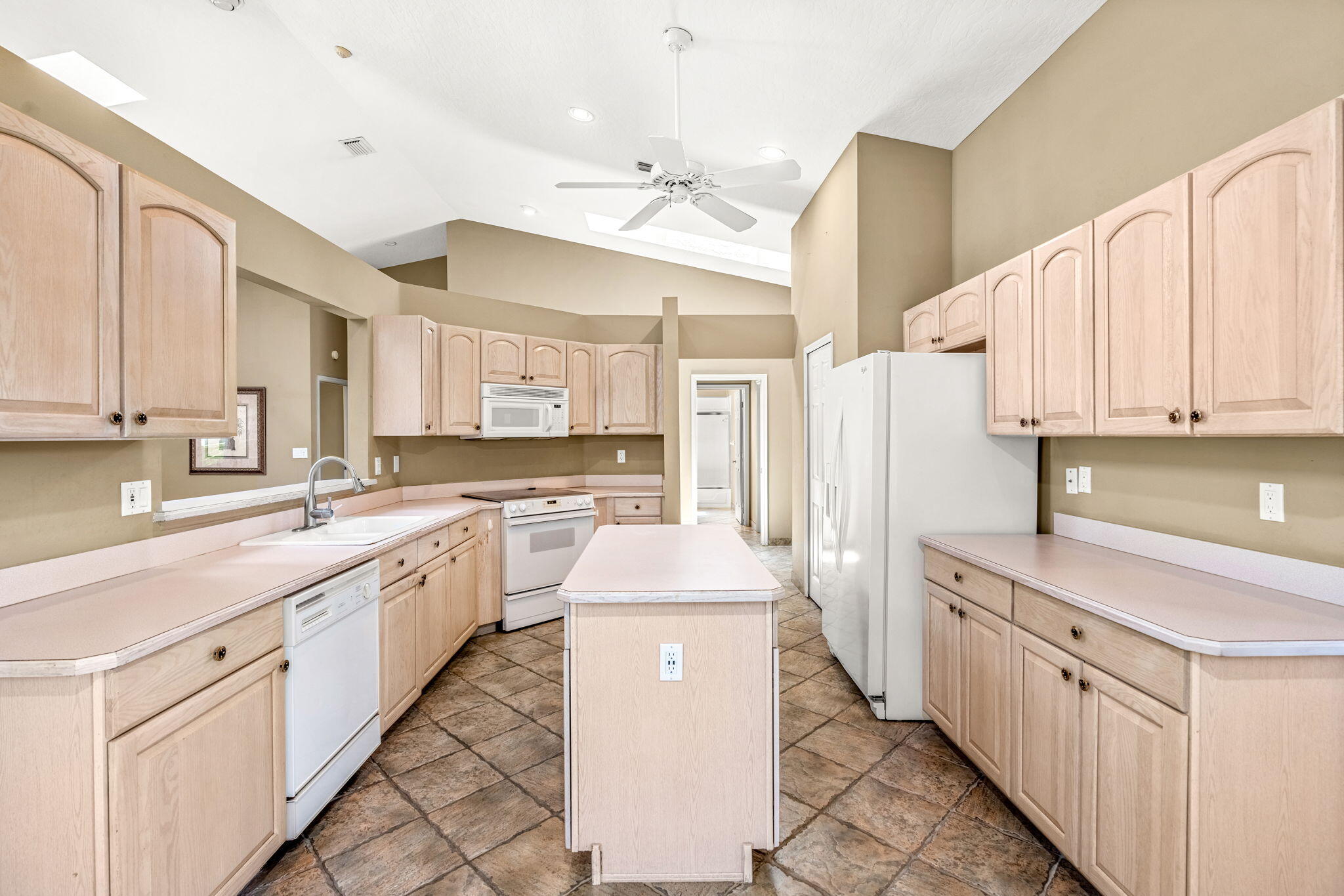 874 Oakwood Drive
