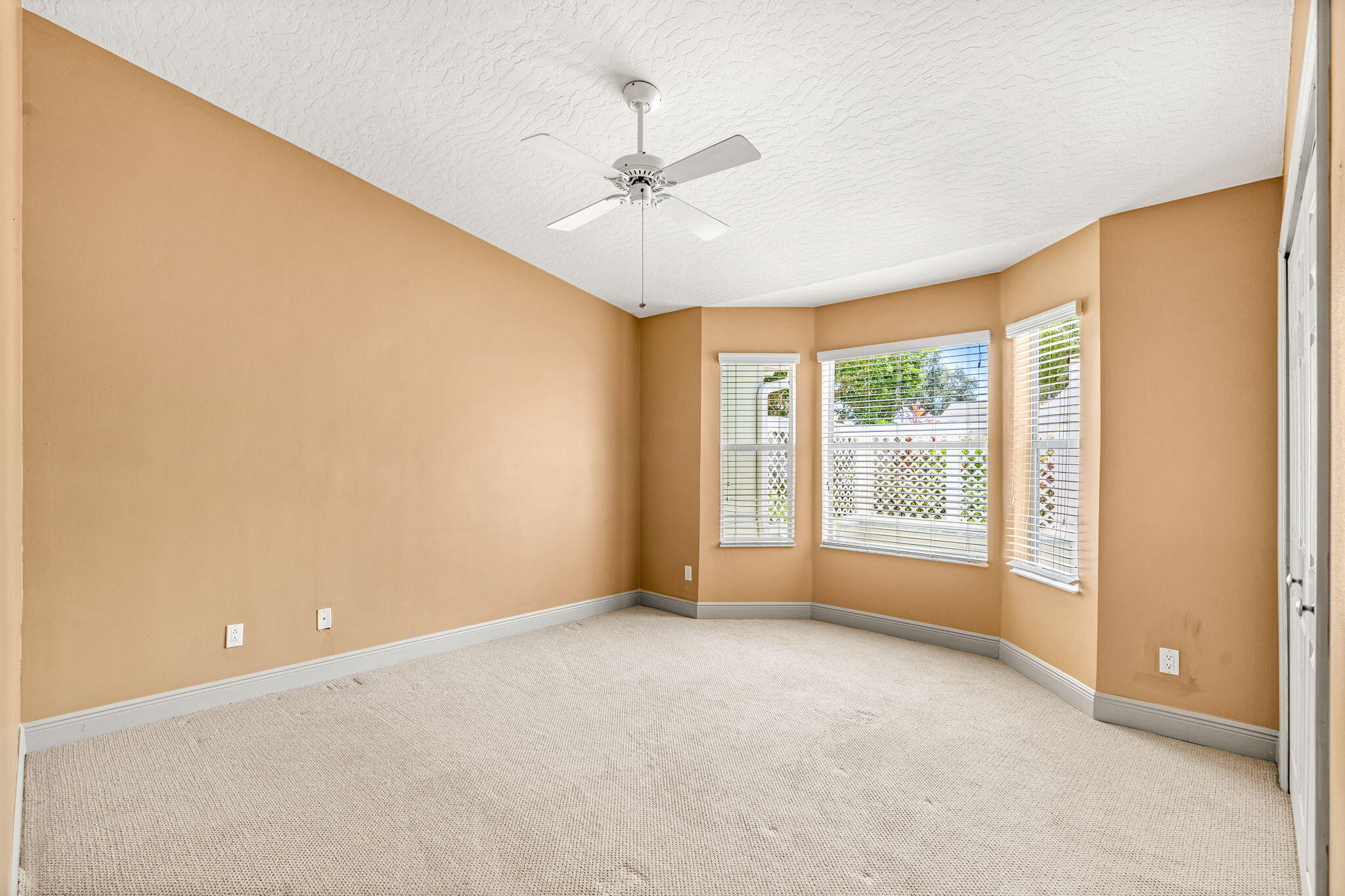 874 Oakwood Drive