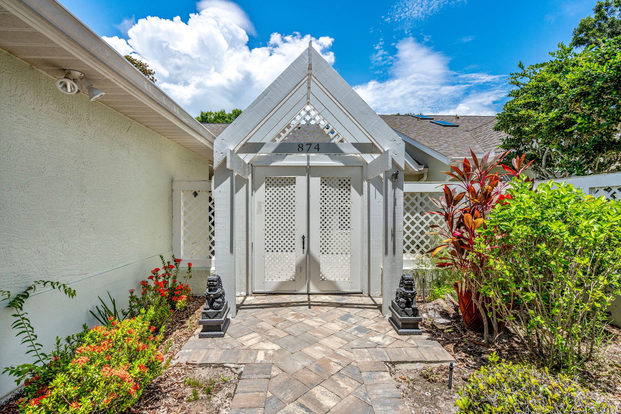 874 Oakwood Drive