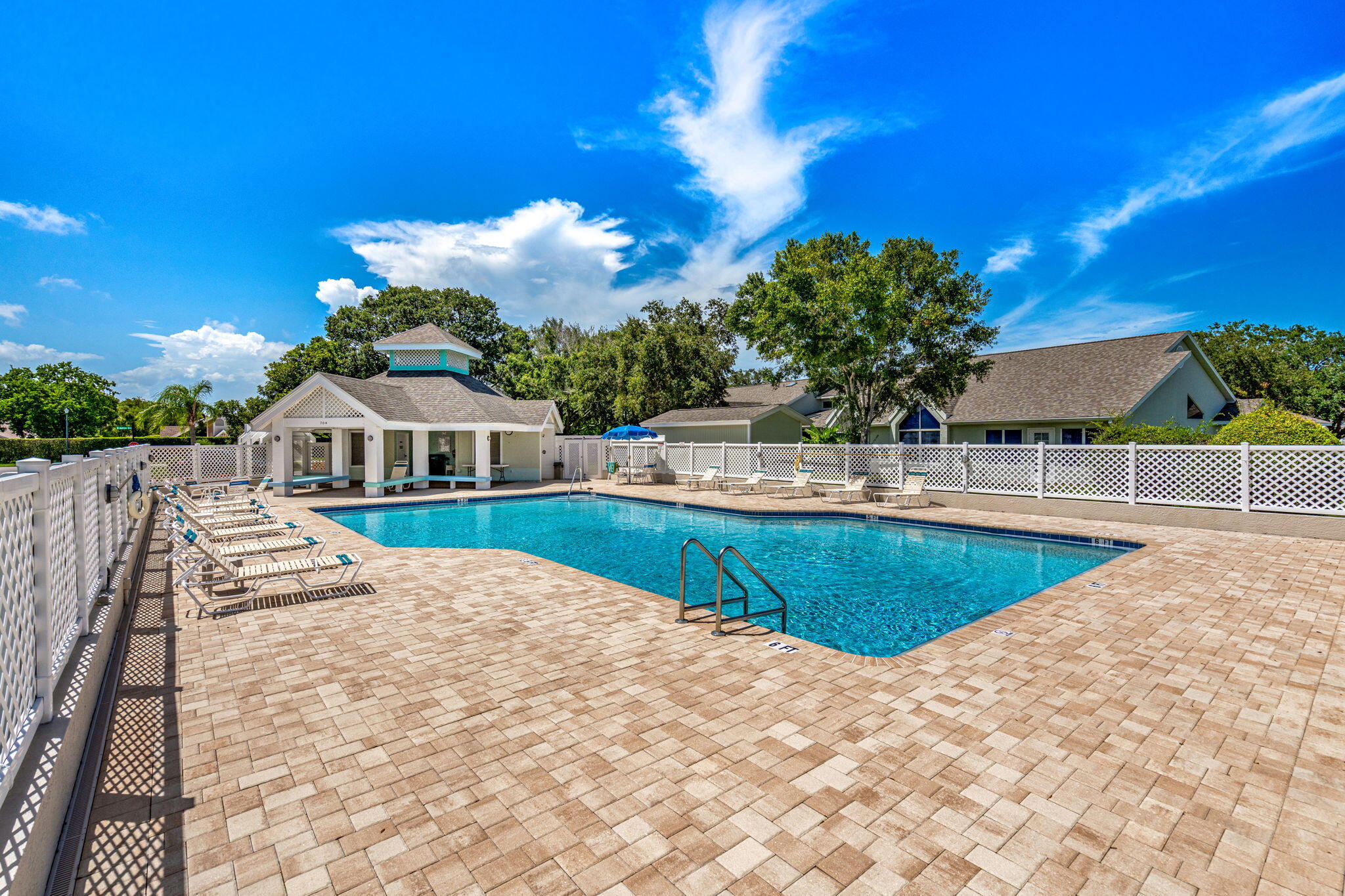 874 Oakwood Drive