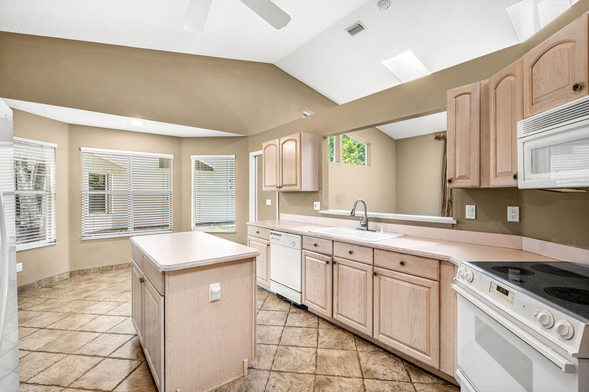 874 Oakwood Drive